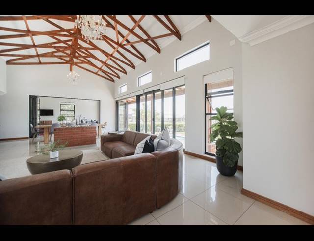 3 BEDROOM HOUSE FOR SALE IN COPPERLEAF ESTATE